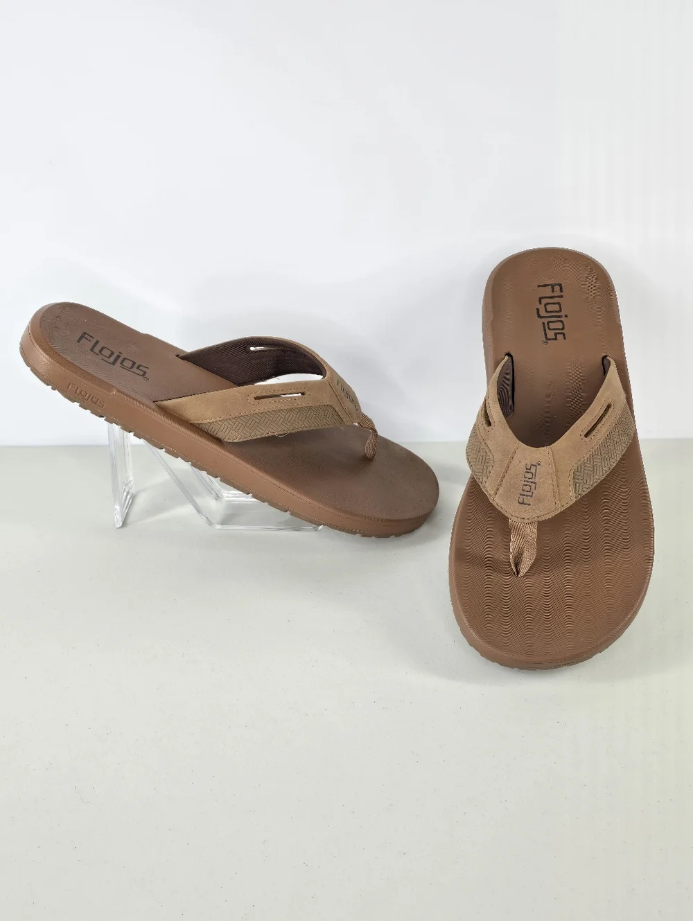 Men's Flojos Just Hangin' Out Flip Flops Tan Memory Foam Sandals Size 10